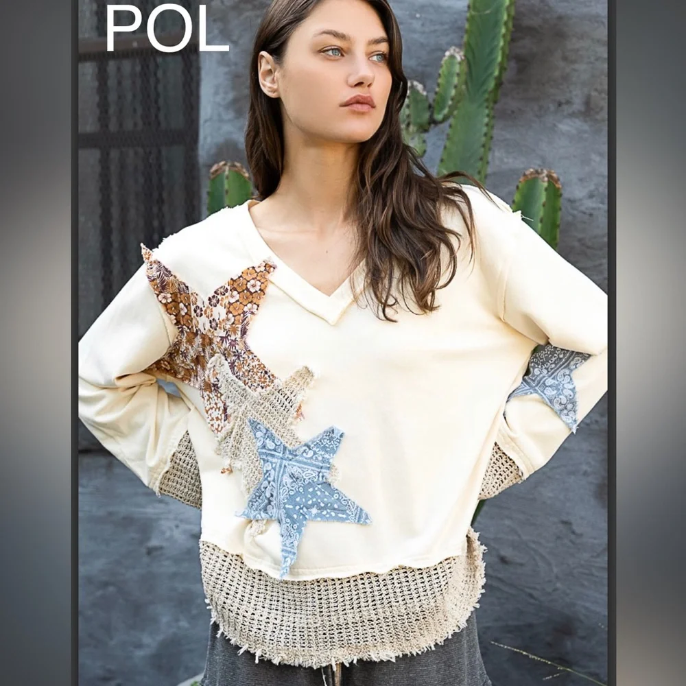 BP25💙🤍POL patchwork cream+blue v-neck in soft fabric w/on trend textural vibe - Picture 4 of 7